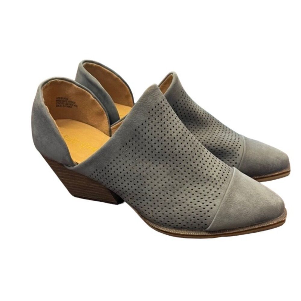 ARider Girl Gray Suede Heeled‎ Booties with Perforated Detail Size 9